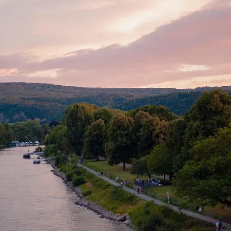 Sleek Minutes Away From Deutsches Eck *