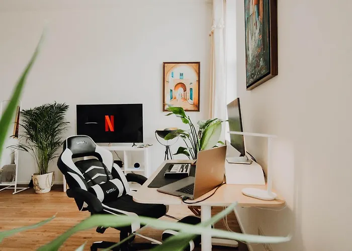 Διαμέρισμα Sleek Minutes Away From Deutsches Eck *