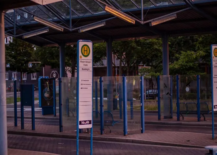 Sleek Minutes Away From Deutsches Eck Κόμπλεντς